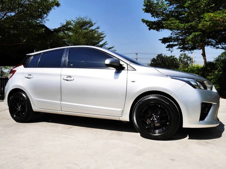 Toyota Yaris 2015 1.2 E Sedan เบนซิน ไม่ติดแก๊ส เกียร์อัตโนมัติ บรอนซ์เงิน รูปที่ 2