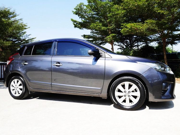 Toyota Yaris 2015 1.2 G Sedan เบนซิน ไม่ติดแก๊ส เกียร์อัตโนมัติ เทา รูปที่ 2