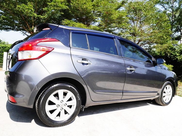 Toyota Yaris 2015 1.2 G Sedan เบนซิน ไม่ติดแก๊ส เกียร์อัตโนมัติ เทา รูปที่ 4