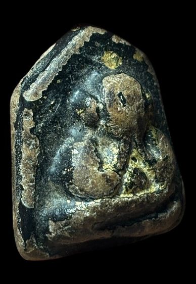 พระปิดตาหลังแบบตัดขอบห้าเหลี่ยม หลวงพ่อแก้ววัดเครือวัลย์ รูปที่ 3