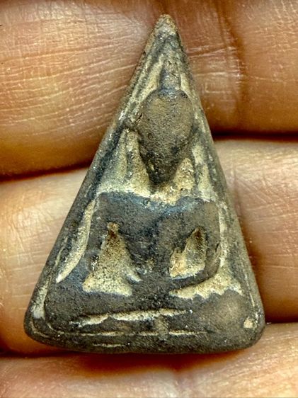 นางพญาท่ามะปราง กรุวัดใหญ่ชัยมงคล สุโขทัย เนื้อดินเก่าๆราคาดินเต็มองค์ พระเหมาๆบ้านๆ พระคนแก่เก่าๆเก็บ ทิ้งใว้ก่อนจากไป รูปที่ 3