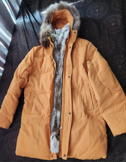 เสื้อกันหนาวและรองเท้า