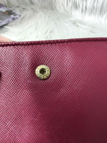 กระเป๋าสตางค์ สองพับ Prada สีชมพู ของแท้ รูปที่ 6