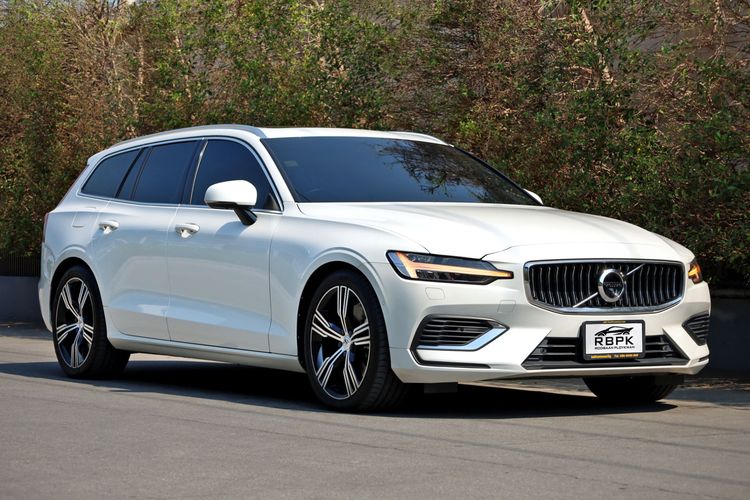 Volvo V60 2020 2.0 T8 Inscription 4WD Utility-car ปลั๊กอินไฮบริด (PHEV) ขาว รูปที่ 4