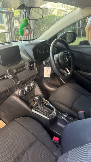 Mazda Mazda 2 2017 1.3 Sedan เบนซิน ไม่ติดแก๊ส เกียร์อัตโนมัติ เทา รูปที่ 4