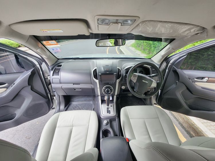 Isuzu MU-X 2016 3.0 4WD Utility-car ดีเซล เกียร์อัตโนมัติ บรอนซ์เงิน รูปที่ 4