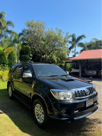 รถ Toyota Fortuner 3.0 V 4WD สี ดำ