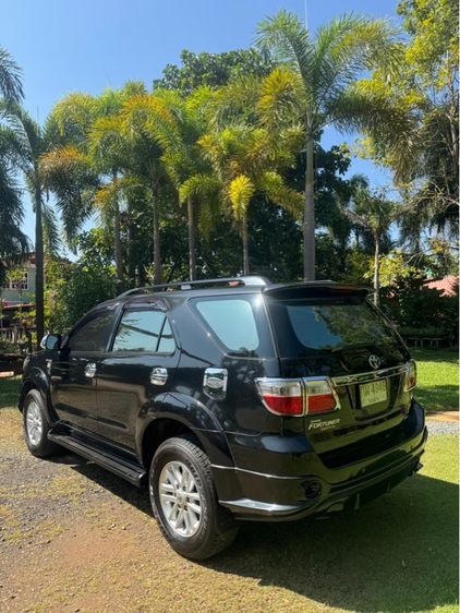 Toyota Fortuner 2010 3.0 V 4WD Utility-car ดีเซล ไม่ติดแก๊ส เกียร์อัตโนมัติ ดำ รูปที่ 2