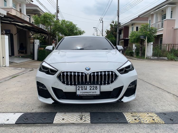 รถ BMW Series 2 220i สี ขาว