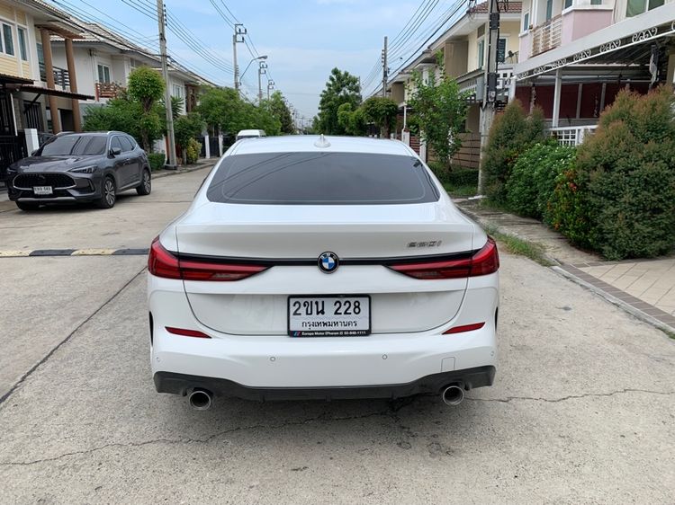 BMW Series 2 2021 220i Sedan เบนซิน ไม่ติดแก๊ส เกียร์อัตโนมัติ ขาว รูปที่ 2