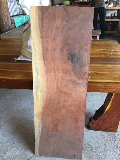 ไม้ มะค่า เก่า หน้า 13 นิ้ว  ยาว 37 นิ้ว ครึ่ง 