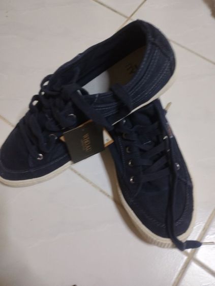 รองเท้าผ้าใบ รูปที่ 2