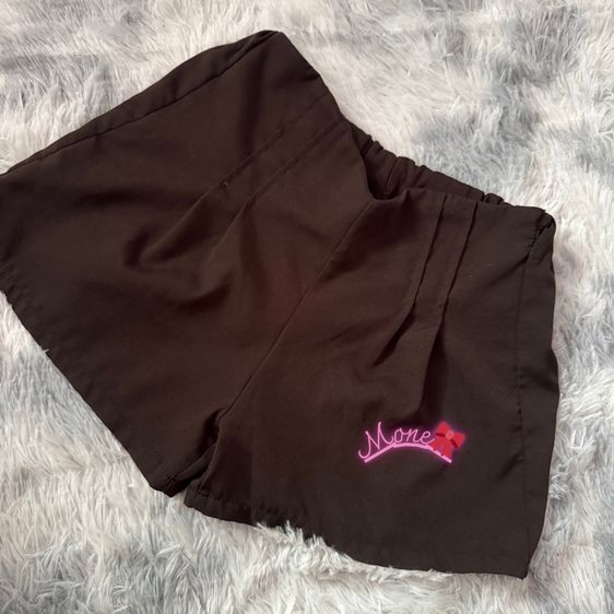 ดำ อื่นๆ L ไม่มีแขน กางเกงขาสั้น