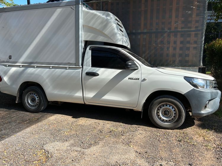 รถ Toyota Hilux Revo 2.4 G สี ขาว