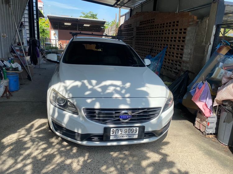 Volvo V60 2014 1.6 Drive Sedan เบนซิน เกียร์อัตโนมัติ ขาว รูปที่ 2