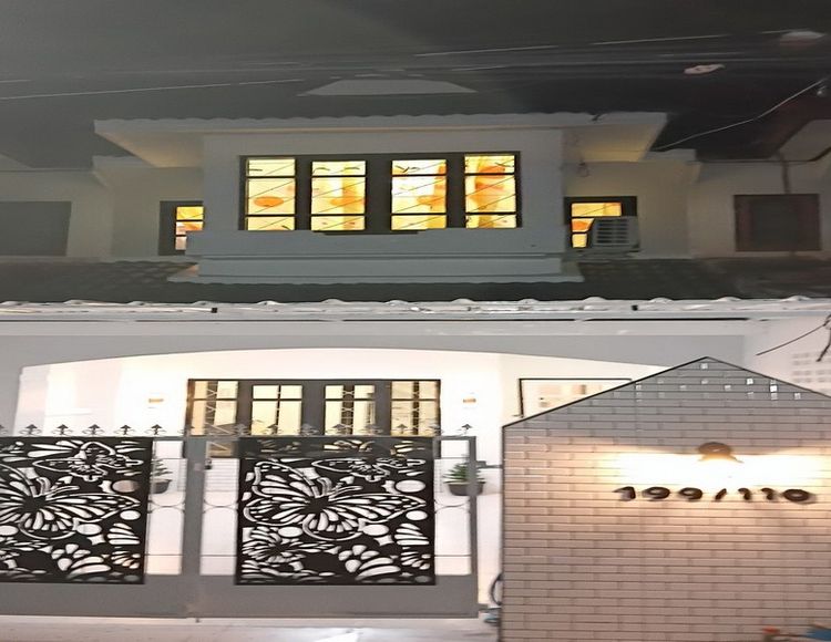 4ห้องนอนขายหมู่บ้านชอรุ่งเรืองหก20วาใกล้เทศบาลบางบัวทอง 