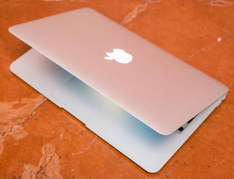 Macbook Air 11inch Y2014 รูปที่ 2