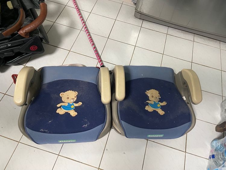 เบาะเสริมนั่งเด็กในรถ