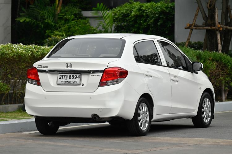 Honda Brio 2013 1.2 Amaze V Sedan เบนซิน ไม่ติดแก๊ส เกียร์อัตโนมัติ ขาว รูปที่ 4