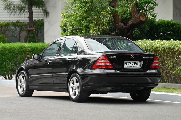 Mercedes-Benz C-Class 2006 C230 Kompressor Sedan เบนซิน ไม่ติดแก๊ส เกียร์อัตโนมัติ ดำ รูปที่ 3