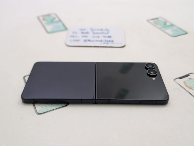 ขาย เทิร์น Samsung Galaxy Z Flip 7 สี Black 512 GB สภาพใหม่เอี่ยม ประกันยาว อุปกรณ์ครบยกกล่อง เพียง 21,990 บาท เท่านั้น ครับ รูปที่ 5