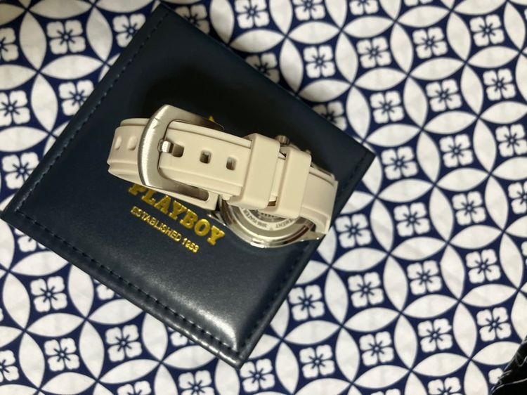 นาฬิกา Playboy สายสีครีม สภาพใหม่ รูปที่ 5