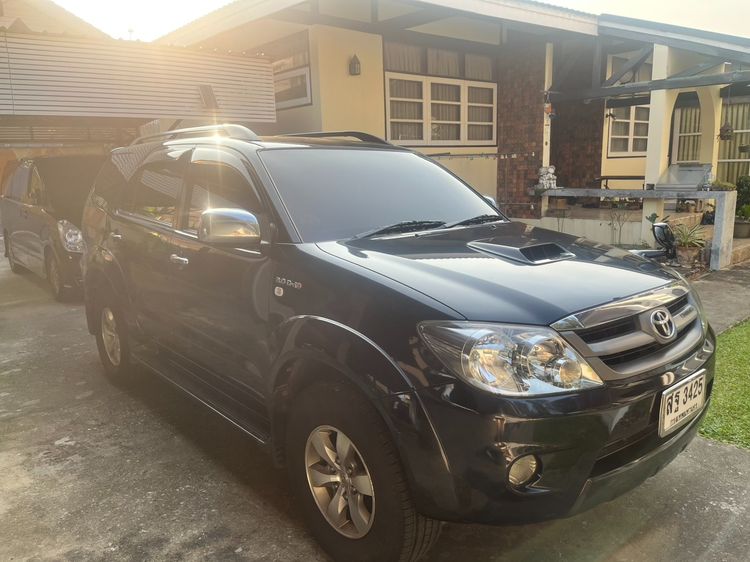 Toyota Fortuner 2006 3.0 V 4WD Utility-car ดีเซล ไม่ติดแก๊ส เกียร์อัตโนมัติ ดำ รูปที่ 2