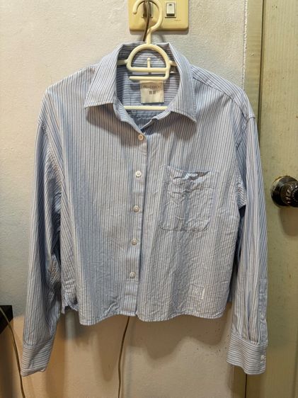 เสื้อเชิ้ต Uniqlo x JW Anderson สีฟ้า