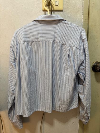 เสื้อเชิ้ต Uniqlo x JW Anderson สีฟ้า รูปที่ 2