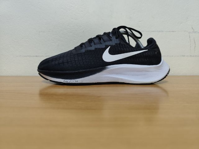 ดำ ผ้าใบ รองเท้าผ้าใบ UK 8 | EU 42 | US 8.5 Nike Zoom Pegasus 42.0 26.5 แท้ มือสอง 