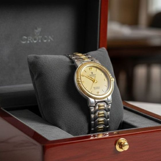 นาฬิกา ผู้หญิง แบรนด์ Croton ขนาด 26มม.เครื่อง quartz กันน้ำ 3atm 18KT Gold Eduator มือสองเครื่องเดินดี
