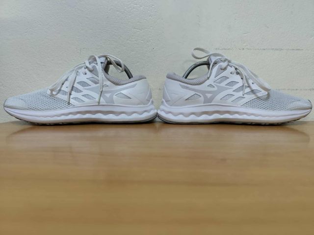 Mizuno ขาวล้วน 41.0 26.5 แท้ มือสอง รูปที่ 9