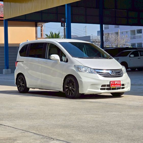 Honda Freed 2015 1.5 E Utility-car เบนซิน ไม่ติดแก๊ส เกียร์อัตโนมัติ ขาว รูปที่ 2