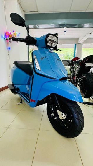 LAMBRETTA X200 ABS 2025 SKYBLUE 
LAMBRETTA X200 ปีจดทะเบียน 2025 next to showroom condition 
รถมือเดียว สภาพใหม่  ไมล์1400 Km. 
 รูปที่ 3