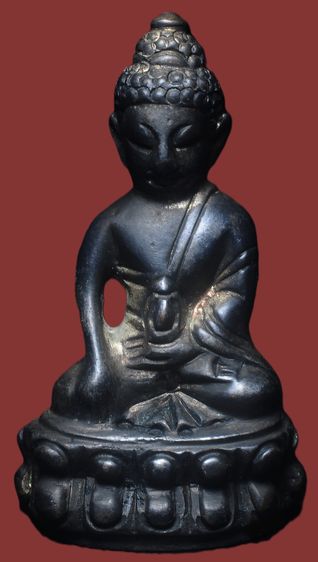 พระกริ่งวัดสุทัศ ใต้ฐานมีรอยจาร สังฆราชแพครับ เปิดบูชา 1600ครับ ติดต่อ line 0845027376 ครับ