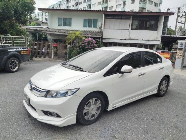 Honda Civic 2013 1.5 Hybrid Sedan เบนซิน ไม่ติดแก๊ส เกียร์อัตโนมัติ ขาว รูปที่ 3