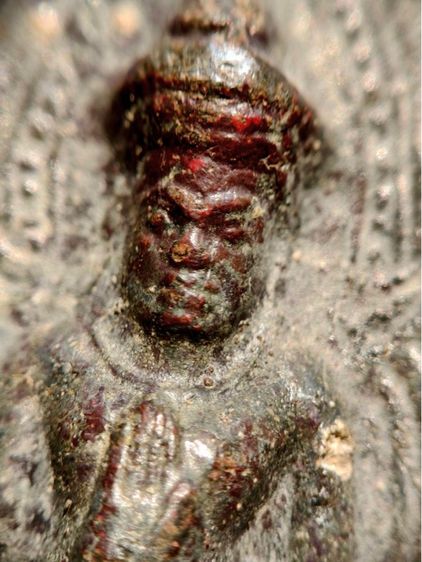 พระร่วงหลังรางปืน กรุวัดพระศรีรัตนมหาธาตุราชวรวิหาร หรือกรุวัดพระปรางค์  สุโขทัย  พิมพ์ฐานสูงร่องตื้นหลังกาบหมาก  รูปที่ 2