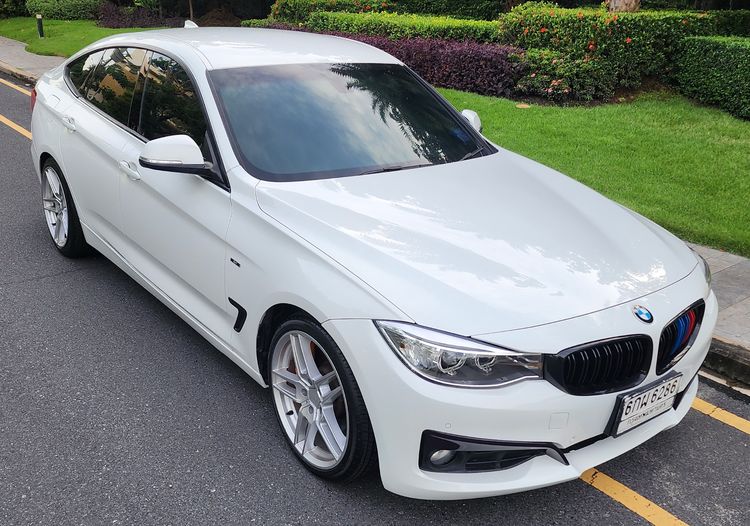 รถ BMW Series 3 320d สี ขาว