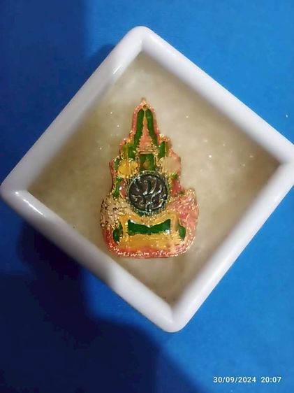 เข็มกลัดที่ระลึกรัชกาลที่ 9 และพระราชินีนาถ รูปที่ 5