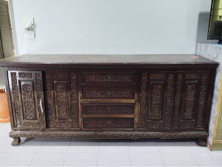 เฟอร์นิเจอร์เก่า ตู้ไม้แกะสลัก