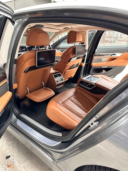 BMW Series 7 2017 740Li Sedan เบนซิน ไม่ติดแก๊ส เกียร์อัตโนมัติ เทา รูปที่ 2