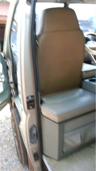 Nissan Urvan 2024 2.5 NV350 CNG ดีเซล เกียร์ธรรมดา บรอนซ์ทอง รูปที่ 3