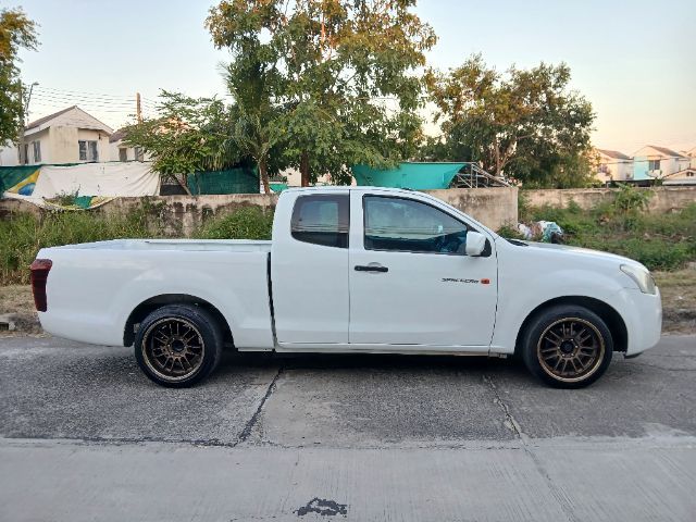 Isuzu D-MAX 2019 1.9 S Pickup ดีเซล ไม่ติดแก๊ส เกียร์ธรรมดา ขาว รูปที่ 4