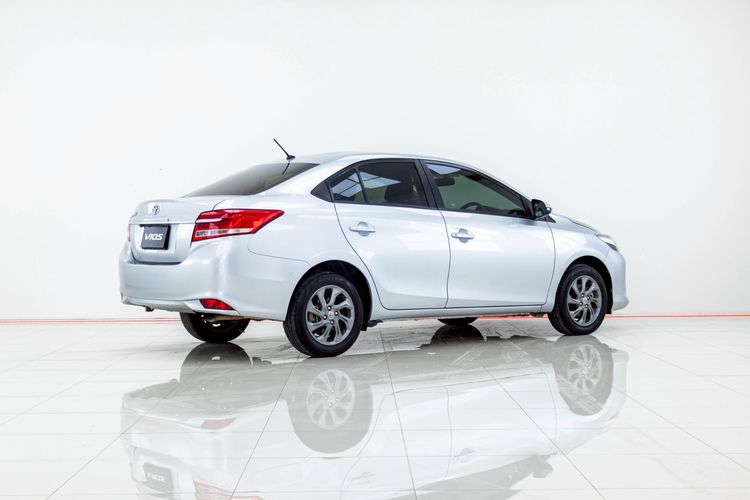 Toyota Vios 2021 1.5 Mid Sedan เบนซิน ไม่ติดแก๊ส เกียร์อัตโนมัติ เทา รูปที่ 4