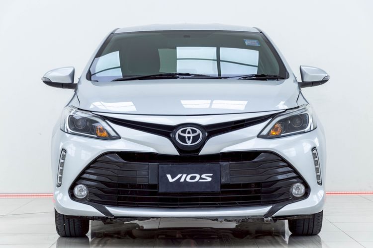 Toyota Vios 2021 1.5 Mid Sedan เบนซิน ไม่ติดแก๊ส เกียร์อัตโนมัติ เทา รูปที่ 3