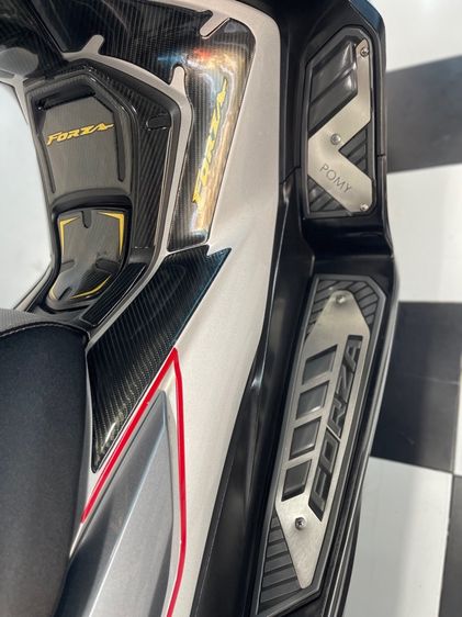 Forza 300 ABS.Gen2 ชิลด์ไฟฟ้า ไล่ข้างแล้ว แต่งคาร์บอนรอบคัน รูปที่ 11