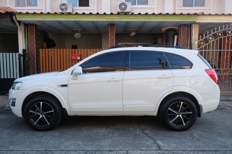 Chevrolet Captiva 2013 2.4 LSX Utility-car เบนซิน LPG เกียร์อัตโนมัติ ขาว รูปที่ 3