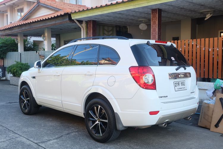 Chevrolet Captiva 2013 2.4 LSX Utility-car เบนซิน LPG เกียร์อัตโนมัติ ขาว รูปที่ 4