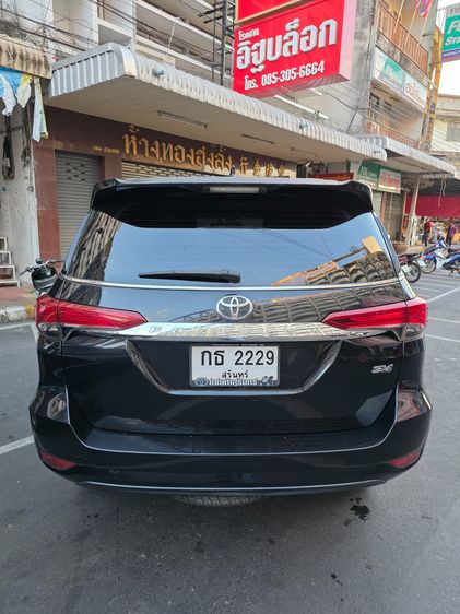 Toyota Fortuner 2019 2.4 V 4WD Utility-car ดีเซล ไม่ติดแก๊ส เกียร์อัตโนมัติ ดำ รูปที่ 3