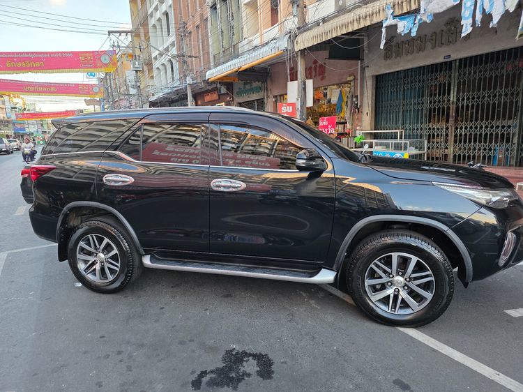 Toyota Fortuner 2019 2.4 V 4WD Utility-car ดีเซล ไม่ติดแก๊ส เกียร์อัตโนมัติ ดำ รูปที่ 2